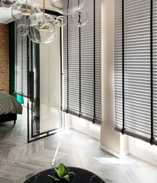 Veneziana per interni in legno e alluminio